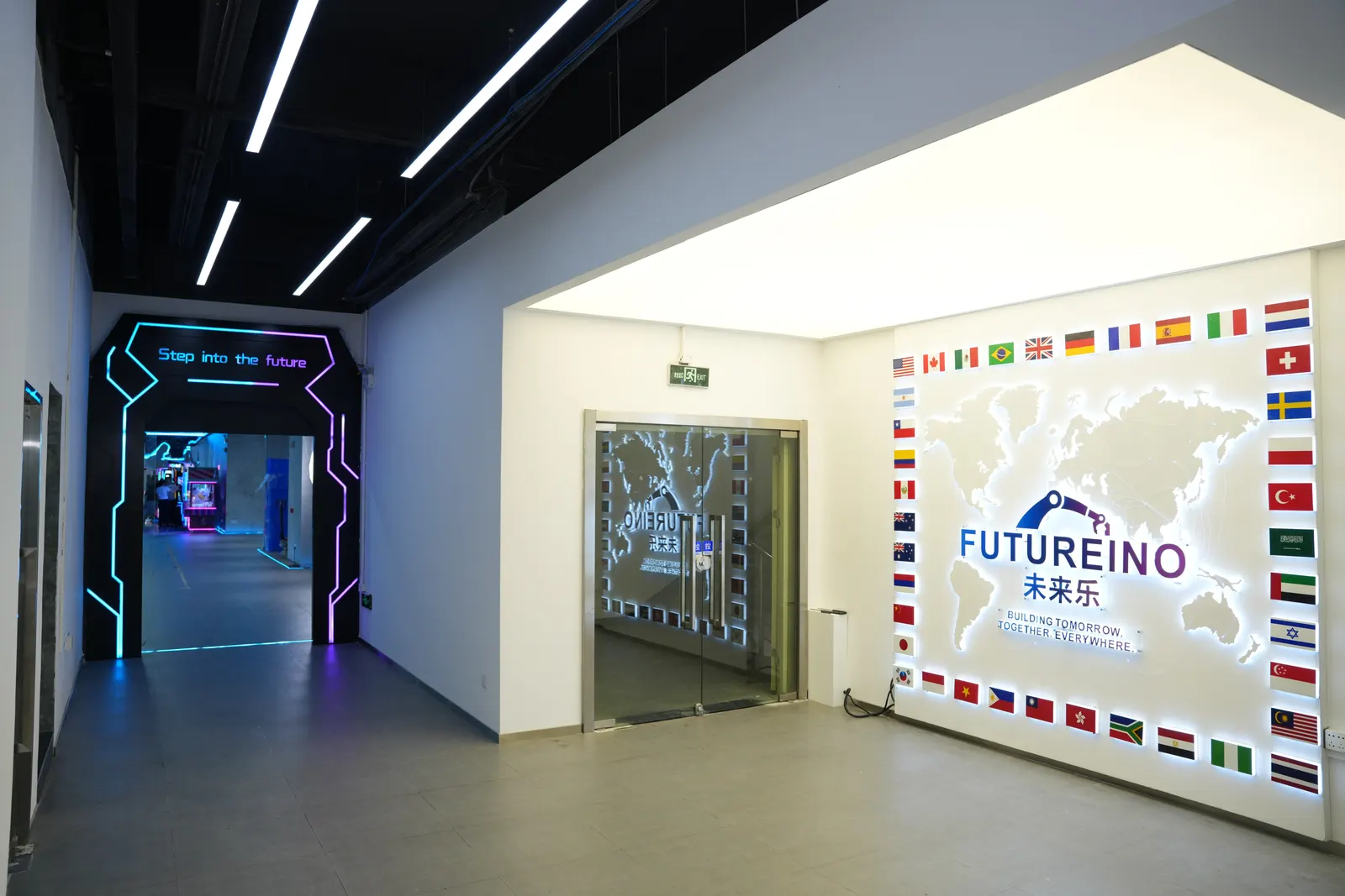 Entrada del showroom de la fábrica de Futureino en Guangzhou, donde los compradores ven las máquinas antes de pedirlas